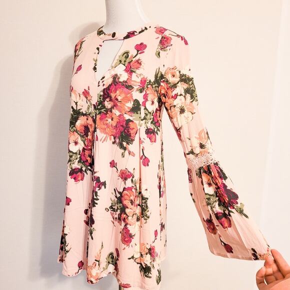 Altar'd State Boho Floral Bell Sleeve Tunic Mini Dress Pink S - Picture 3 of 8